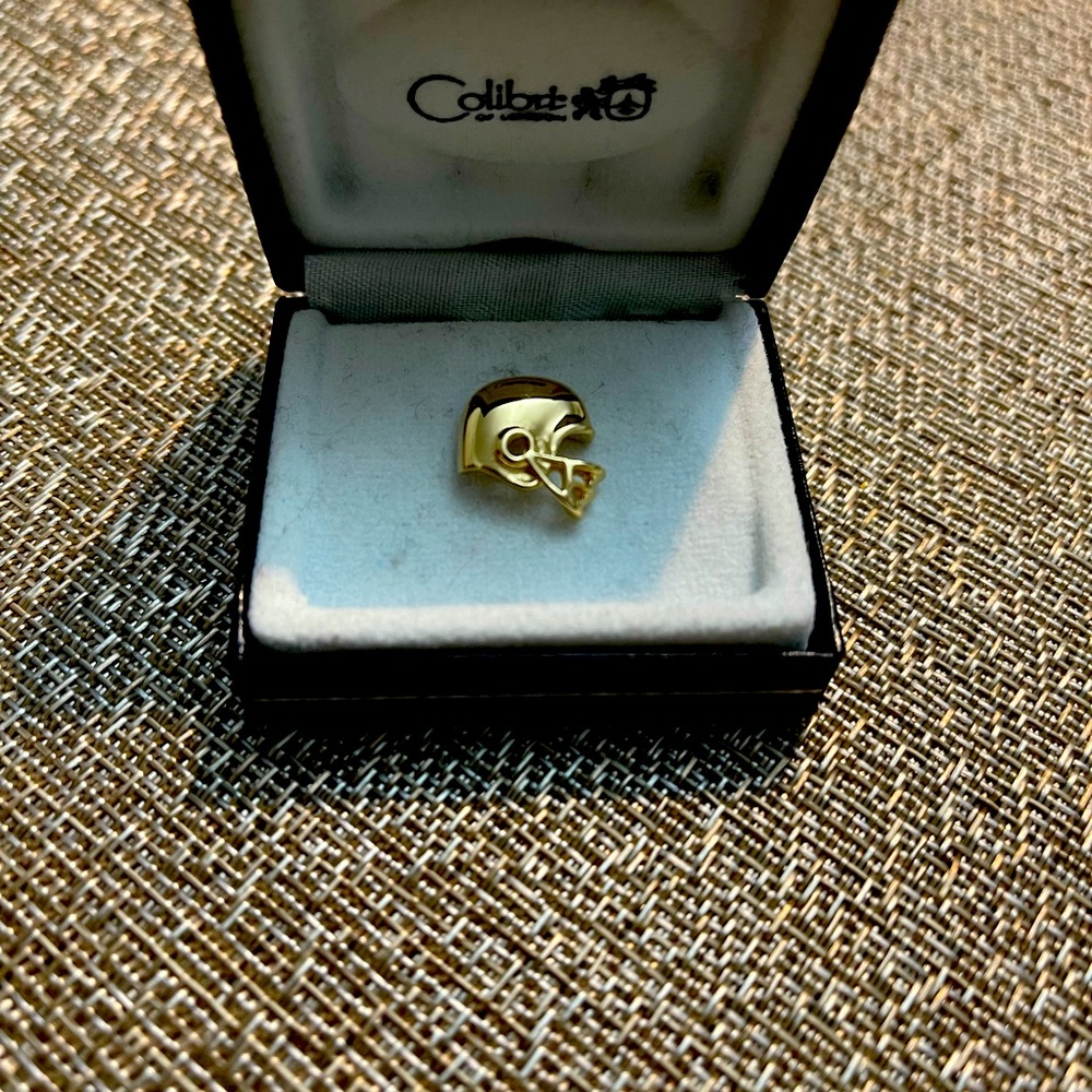 Colibri Gold Tie tack